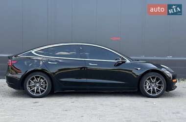 Седан Tesla Model 3 2019 в 