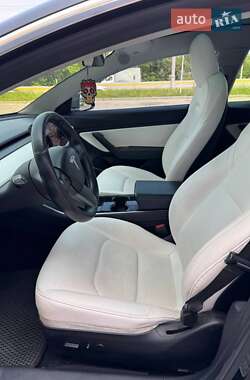 Седан Tesla Model 3 2019 в 