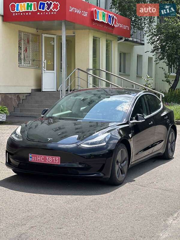 Седан Tesla Model 3 2020 в 