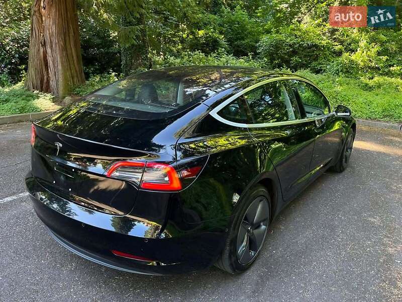 Седан Tesla Model 3 2018 в Луцьку