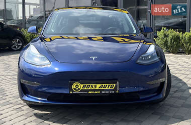 Седан Tesla Model 3 2022 в 