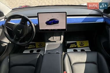 Седан Tesla Model 3 2022 в 