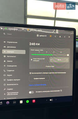 Седан Tesla Model 3 2024 в 
