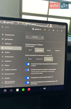 Седан Tesla Model 3 2024 в 