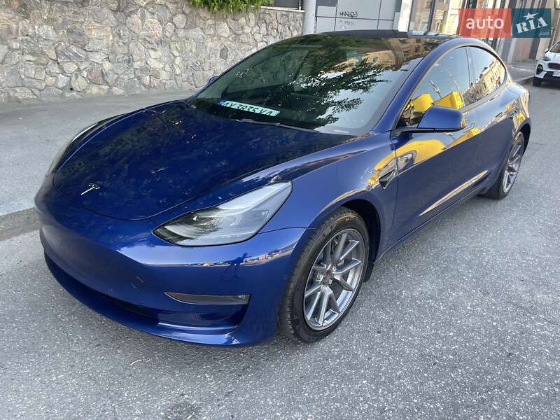 Tesla Model 3 2022