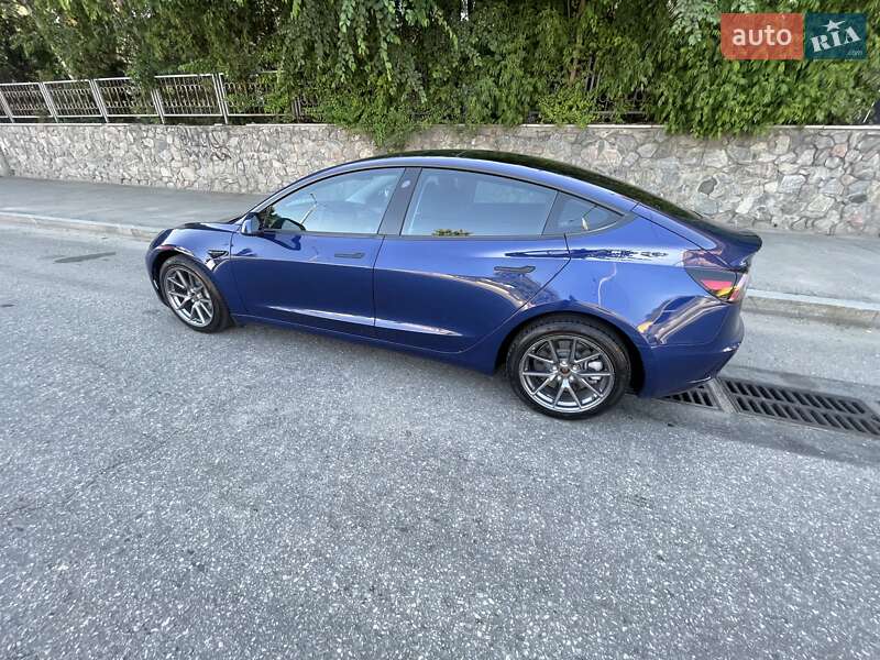 Седан Tesla Model 3 2022 в Харкові