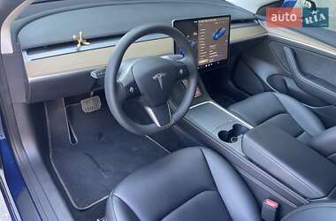 Седан Tesla Model 3 2022 в 