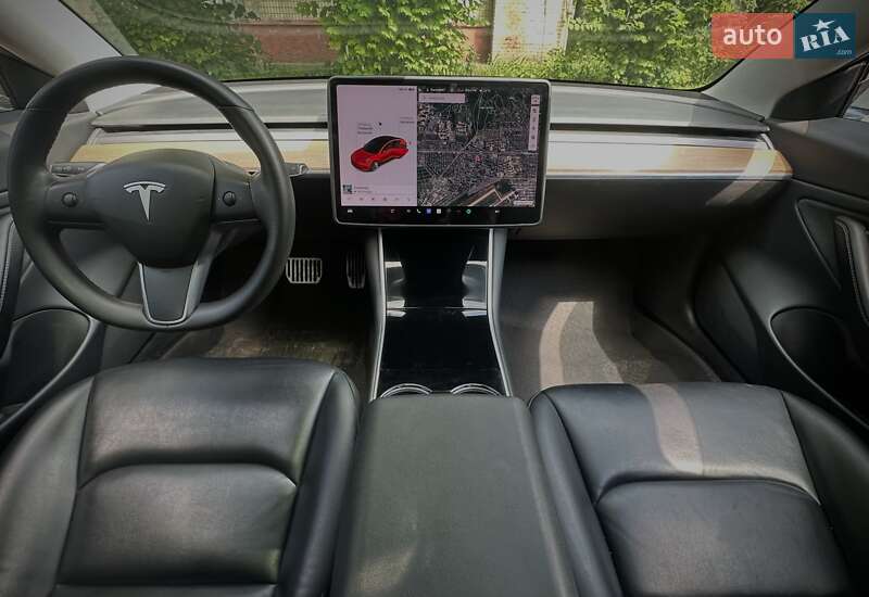 Седан Tesla Model 3 2020 в Києві