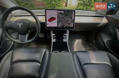Седан Tesla Model 3 2020 в 
