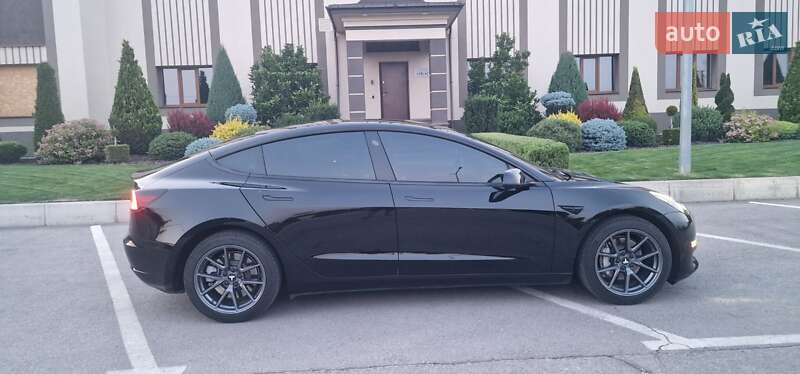 Седан Tesla Model 3 2023 в Запорожье
