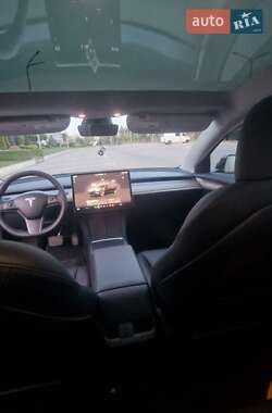 Седан Tesla Model 3 2023 в 