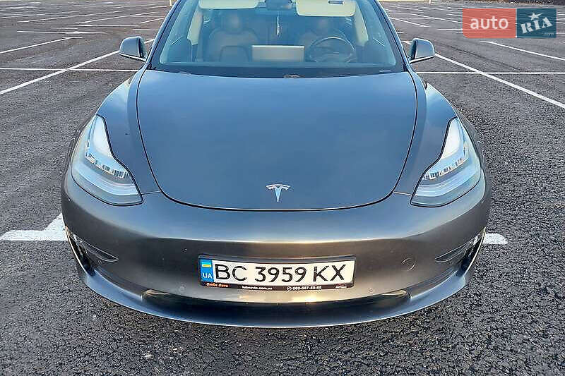 Tesla Model 3 2019