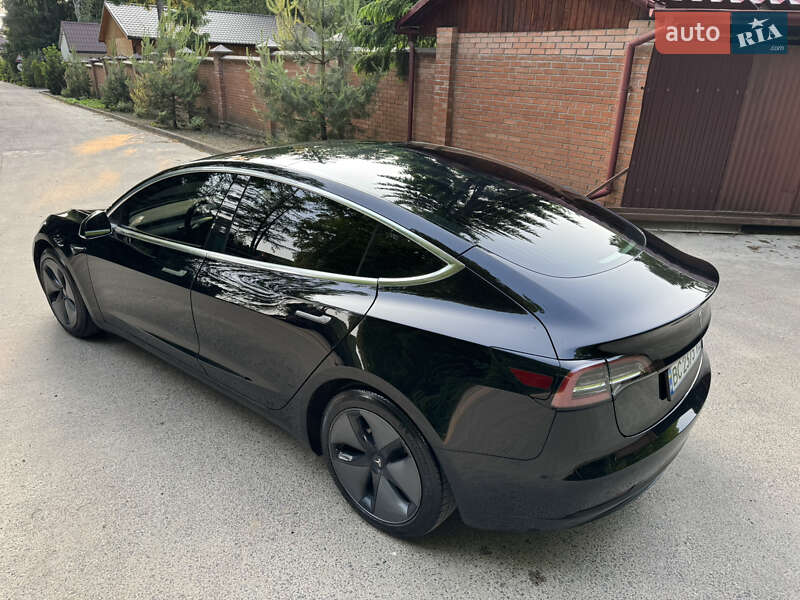 Седан Tesla Model 3 2019 в Львові