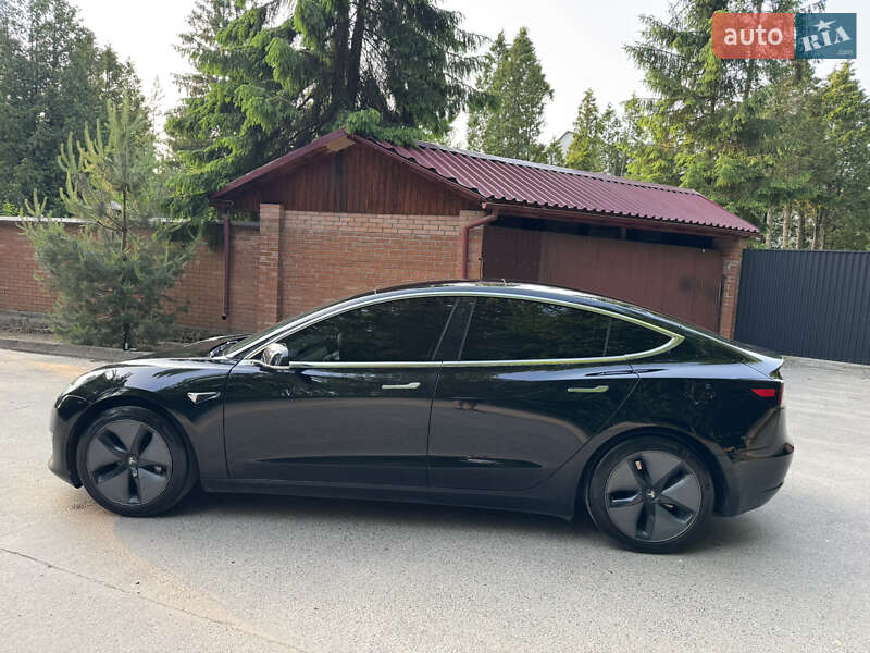 Седан Tesla Model 3 2019 в Львові
