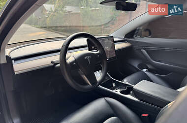 Седан Tesla Model 3 2019 в 