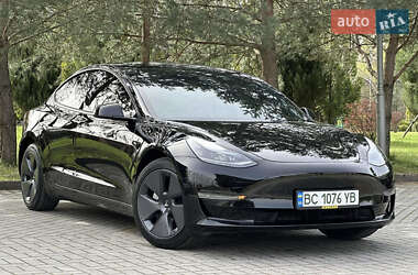 Седан Tesla Model 3 2023 в Івано-Франківську