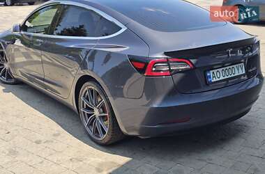 Седан Tesla Model 3 2020 в 