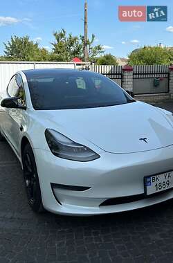 Седан Tesla Model 3 2021 в Костопілі