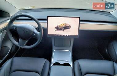 Седан Tesla Model 3 2023 в 