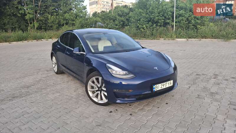 Седан Tesla Model 3 2019 в Полтаві