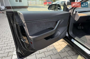 Седан Tesla Model 3 2019 в 