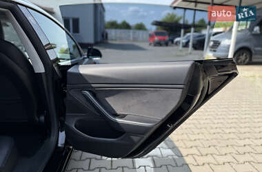 Седан Tesla Model 3 2019 в 