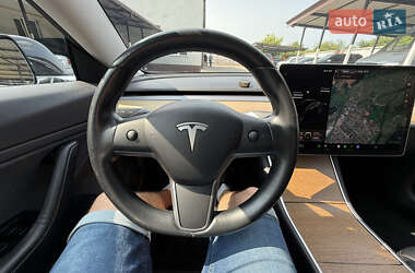 Седан Tesla Model 3 2019 в 