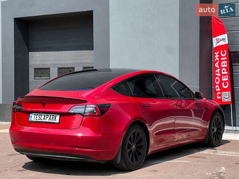 Седан Tesla Model 3 2021 в Киеве