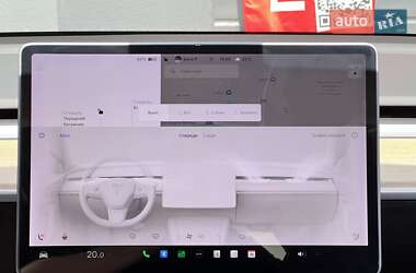 Седан Tesla Model 3 2021 в 