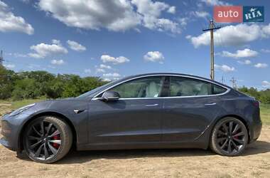 Седан Tesla Model 3 2020 в 