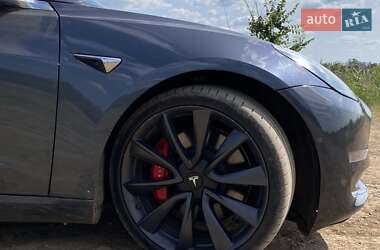 Седан Tesla Model 3 2020 в 