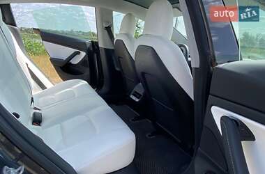 Седан Tesla Model 3 2020 в 