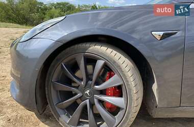 Седан Tesla Model 3 2020 в 