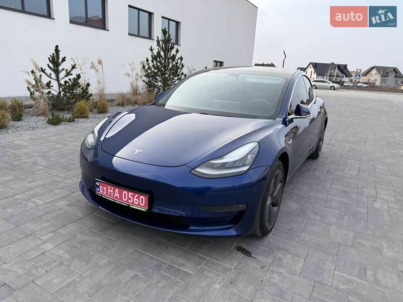 Седан Tesla Model 3 2019 в Луцке