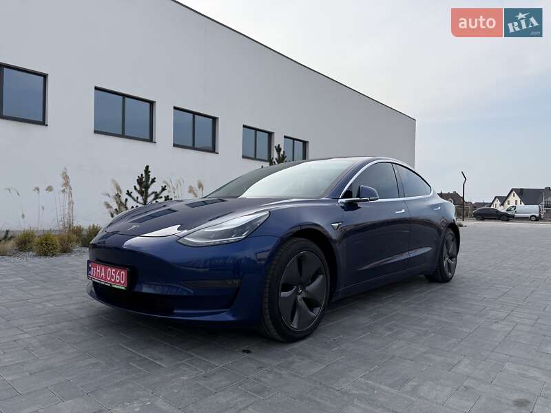Седан Tesla Model 3 2019 в Луцке