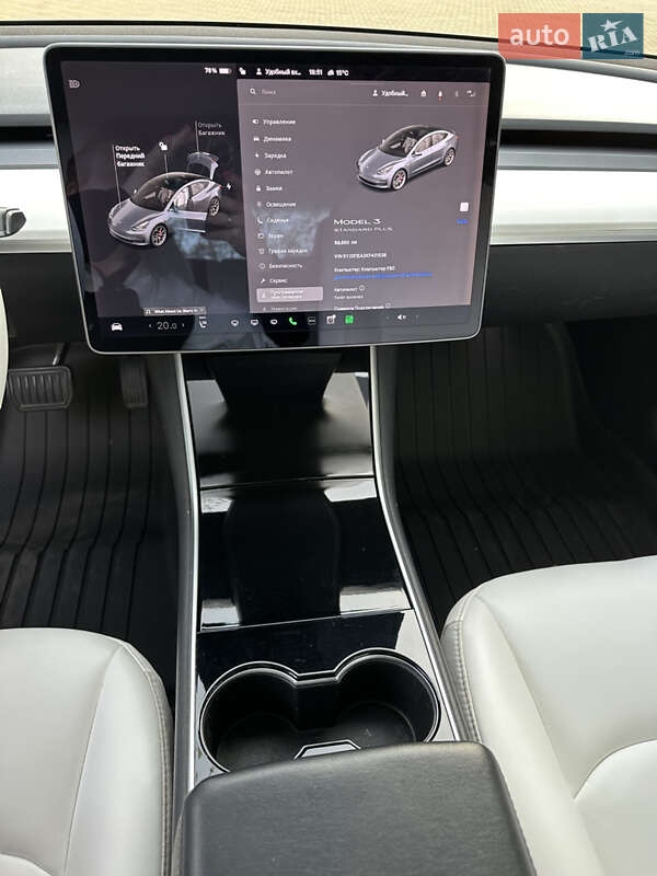 Седан Tesla Model 3 2019 в Прилуках