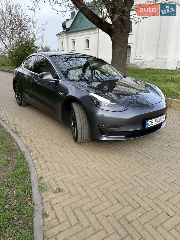 Седан Tesla Model 3 2019 в Прилуках