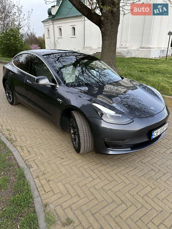 Седан Tesla Model 3 2019 в Прилуках