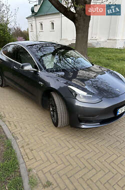 Седан Tesla Model 3 2019 в 