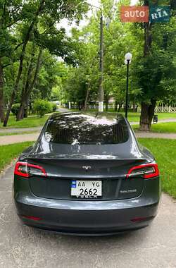 Седан Tesla Model 3 2018 в 