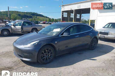 Седан Tesla Model 3 2019 в 