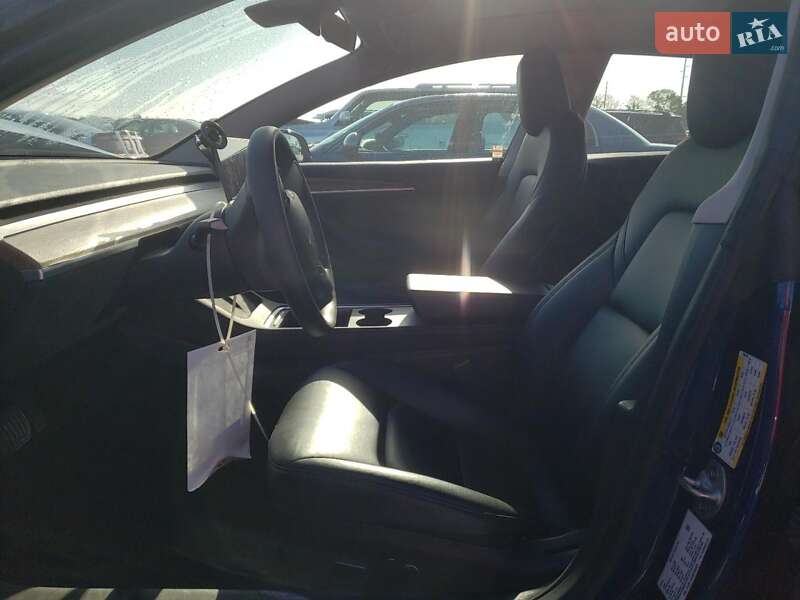 Седан Tesla Model 3 2022 в Киеве