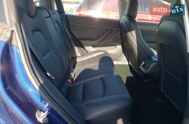 Седан Tesla Model 3 2022 в 