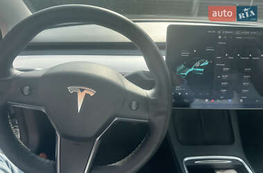 Седан Tesla Model 3 2021 в 