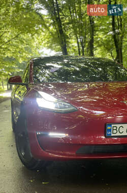 Седан Tesla Model 3 2018 в Львове