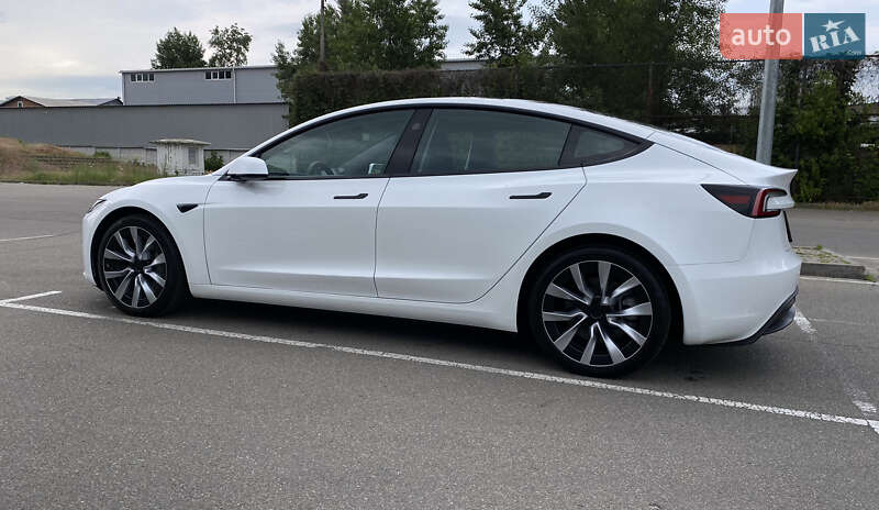 Седан Tesla Model 3 2024 в Киеве фото 5 Седан Tesla Model 3 2024 в Киеве
