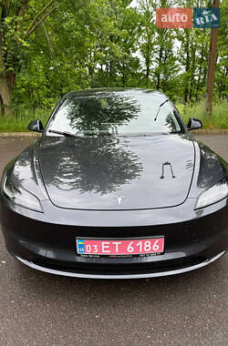 Седан Tesla Model 3 2024 в 