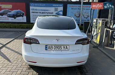 Седан Tesla Model 3 2018 в Виннице