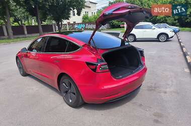Седан Tesla Model 3 2019 в Чернигове