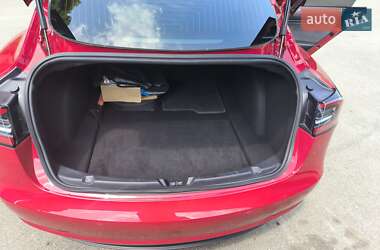 Седан Tesla Model 3 2019 в Чернигове